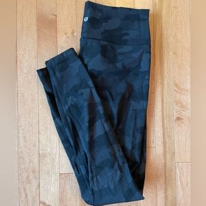 Lululemon camo pants like new sz 10 long